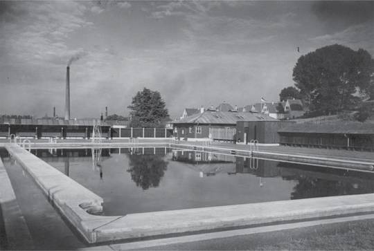 Frühes Bild des Hirschbachbads (Stadtarchiv Aalen)