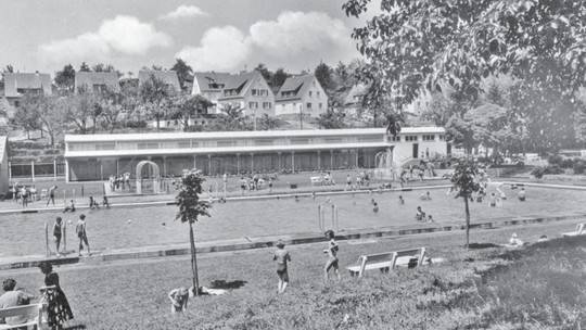 1954: Erweiterung der Liegewiesen